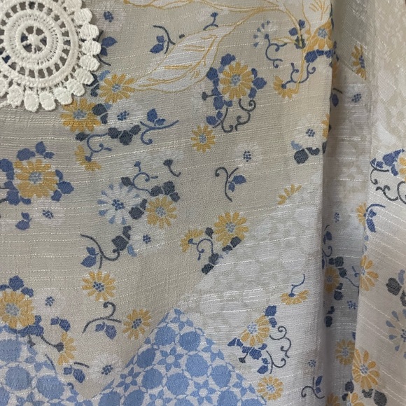 Plus 1x top handkerchief hem top - Picture 10 of 13